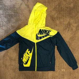 nike windbreaker